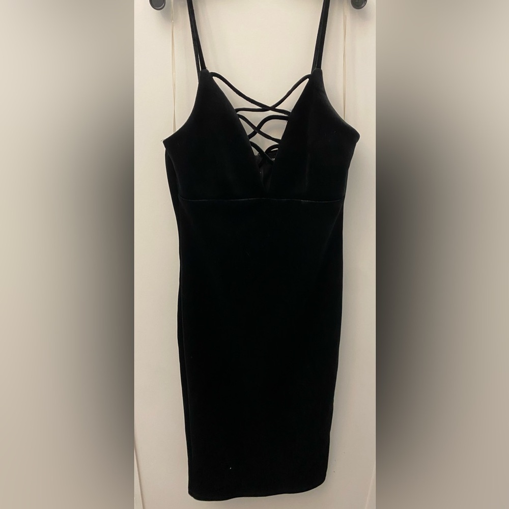 Love Culture Black Sleeveless Sheath Dress
